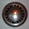 alfa hub cap.jpg (33716 bytes)